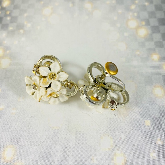 Pretty little white Posey earrings with rhinestones centers and accent pearls - Picture 5 of 5